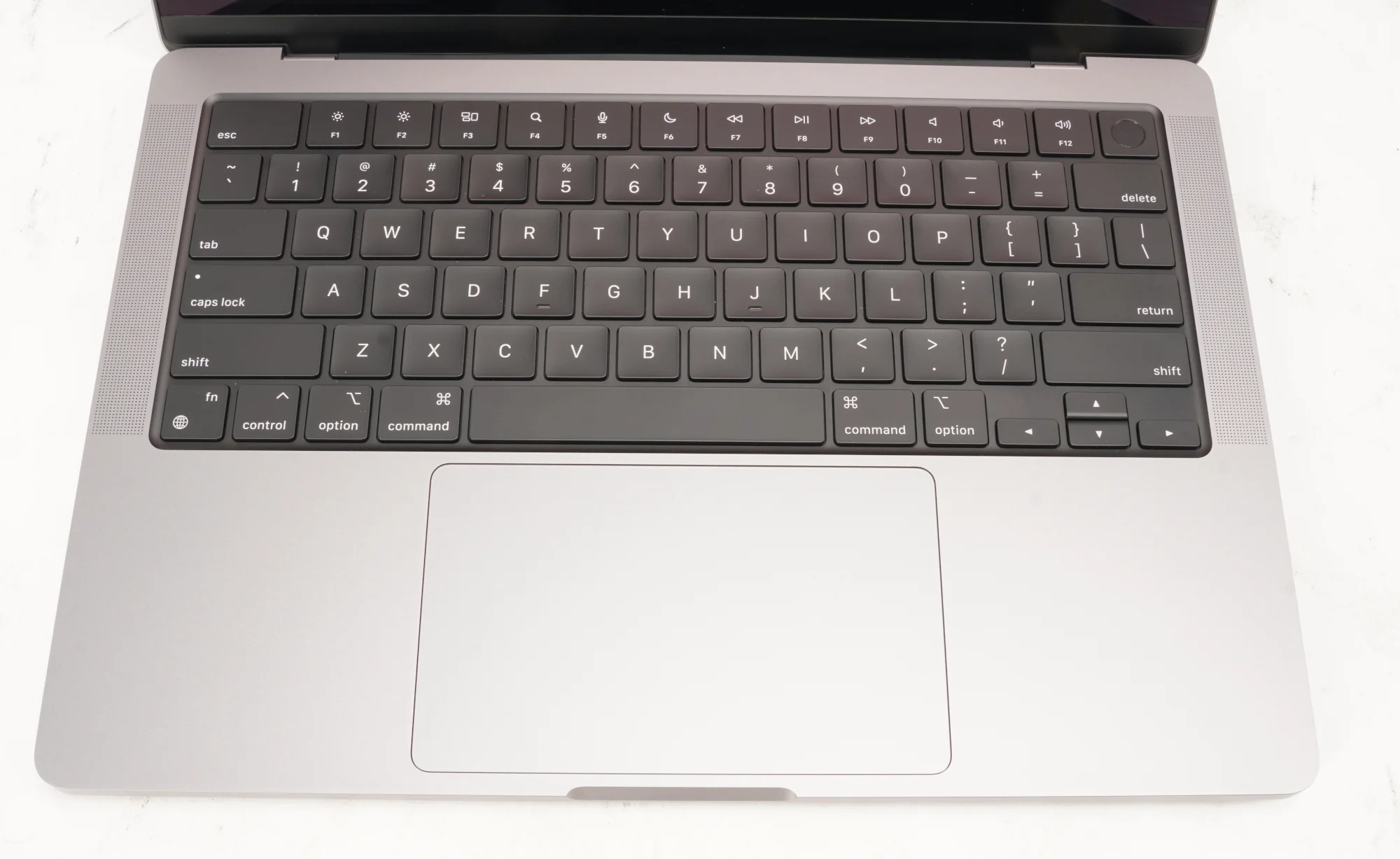 Apple MacBook Pro 14-in with M1 Pro Chip (2021,16GB RAM, 512GB SSD, Space Gray) (Used) - Image 4