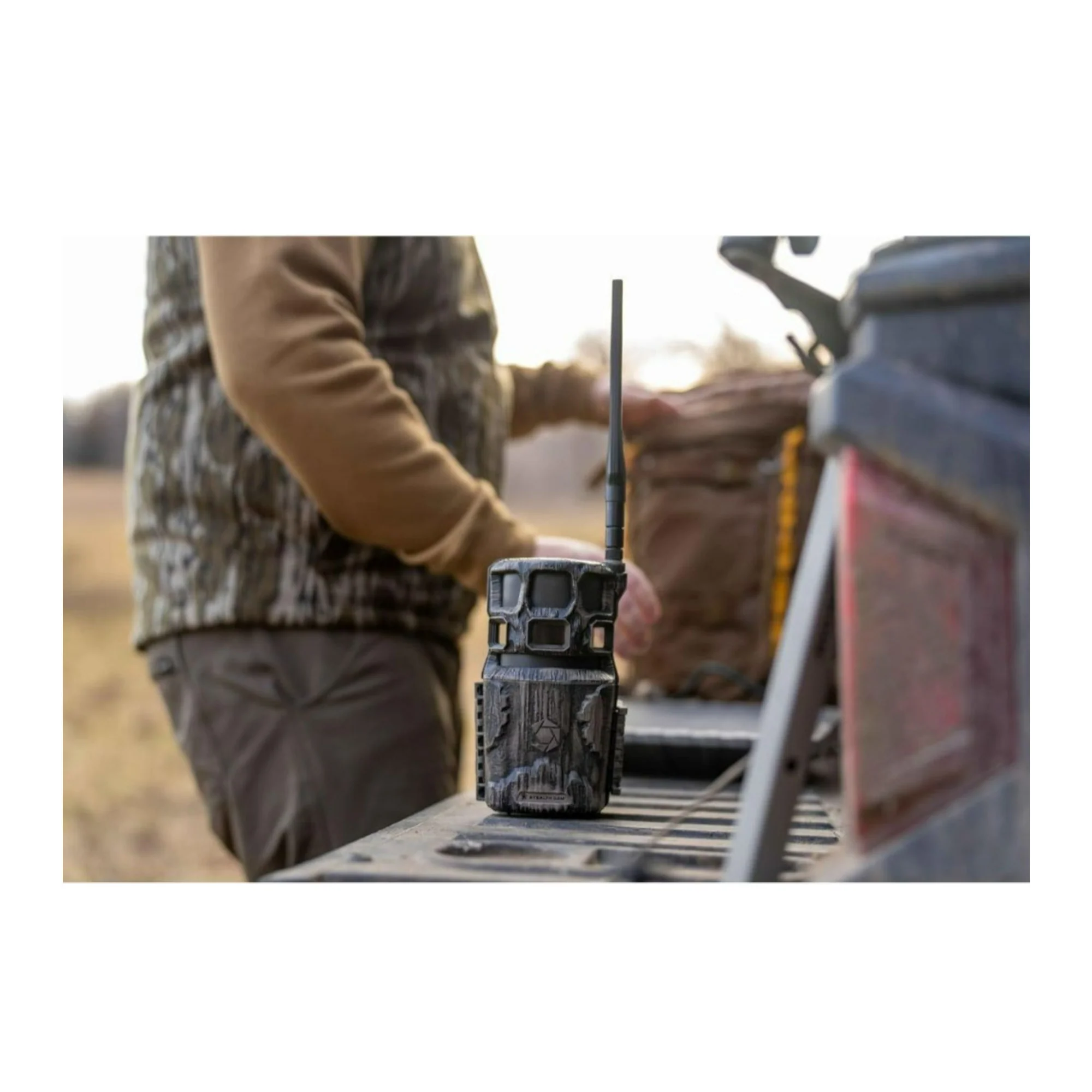 Stealth Cam Revolver Pro 2.0 360 Degree 40MP Brown Cellular Cameras Bundle - Image 9