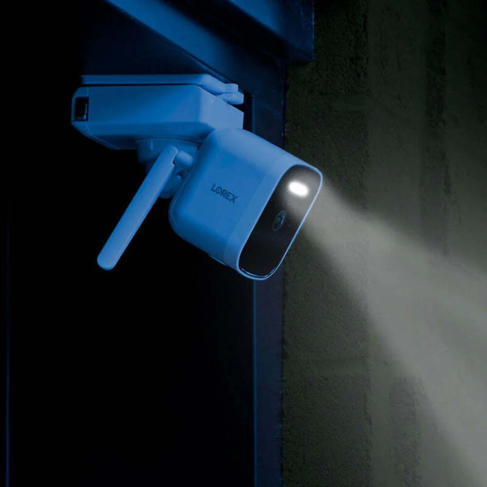 Lorex 4K Spotlight Outdoor Battery Security Camera with Color Night Vision (Add-On, White) - Image 3