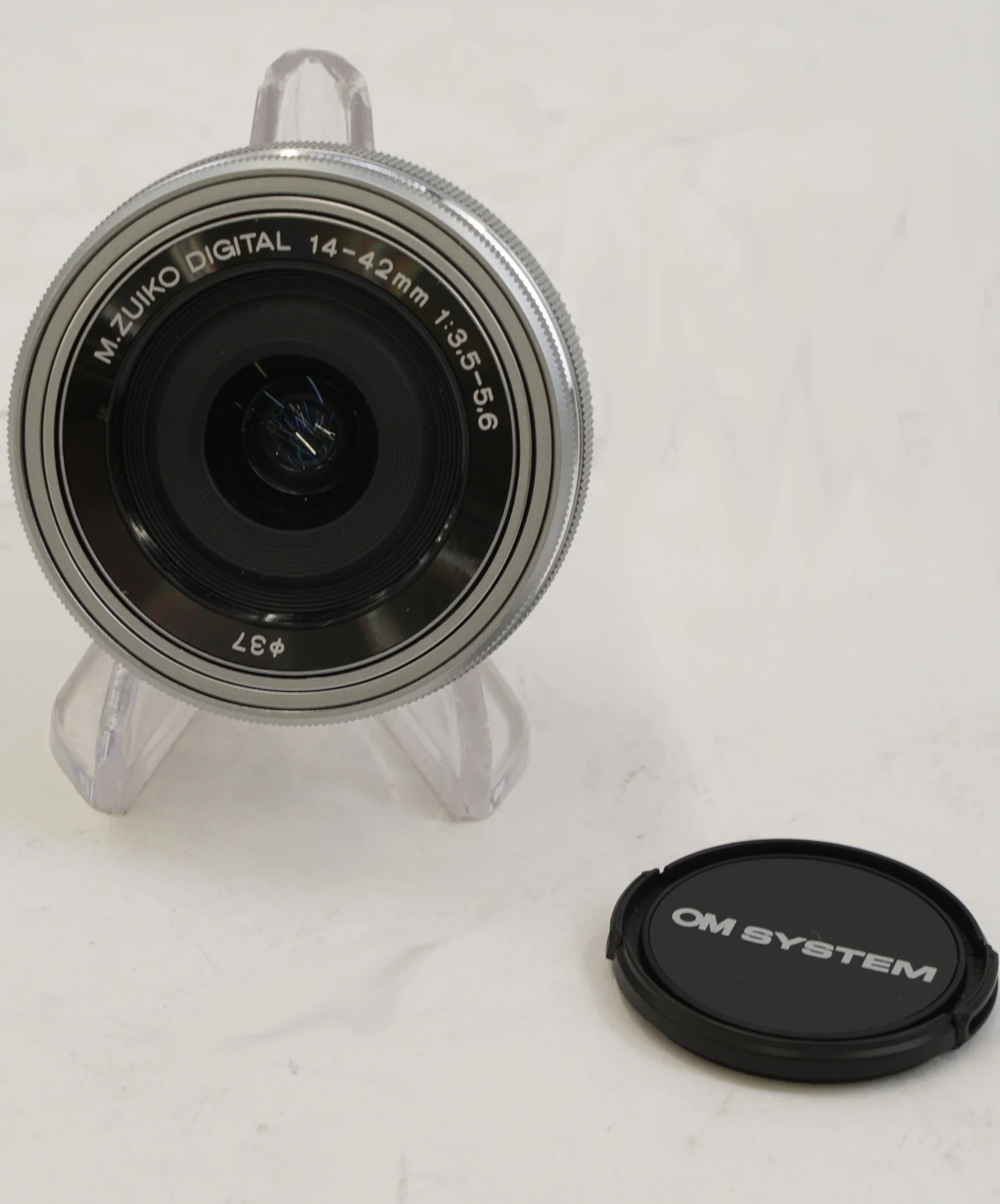 OM SYSTEM M.Zuiko Digital ED 14-42mm f/3.5-5.6 EZ Lens for Micro Four Thirds (Used) - Image 4