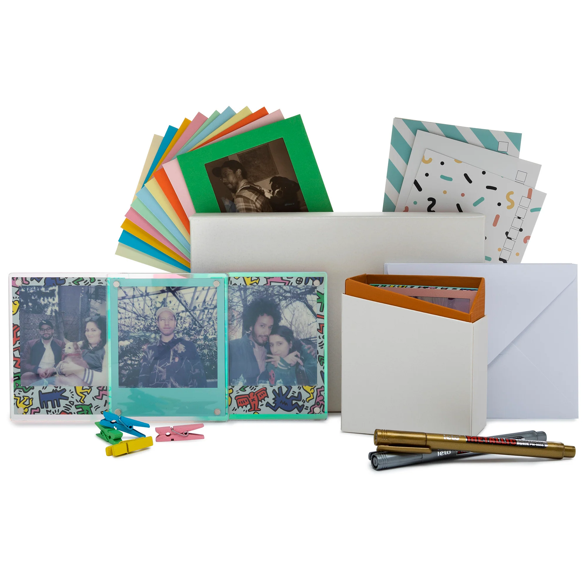 Polaroid Originals Black and White Instant Film for 600 Cameras (32 Exposures) Bundle - Image 3