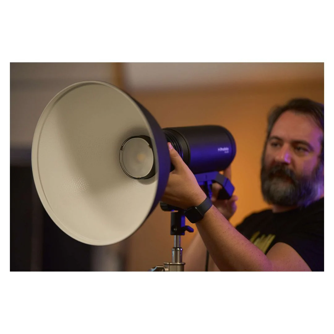 Profoto Magnum Reflector White for Protruded and Flat-Fronted Lights with Zoom Functionality - Image 3