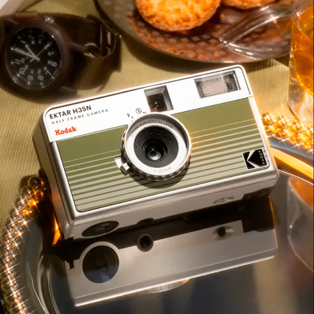 Kodak Ektar H35N 35mm Half Frame Film Camera with Star Filter and Tripod Support (Striped Green) - Image 7