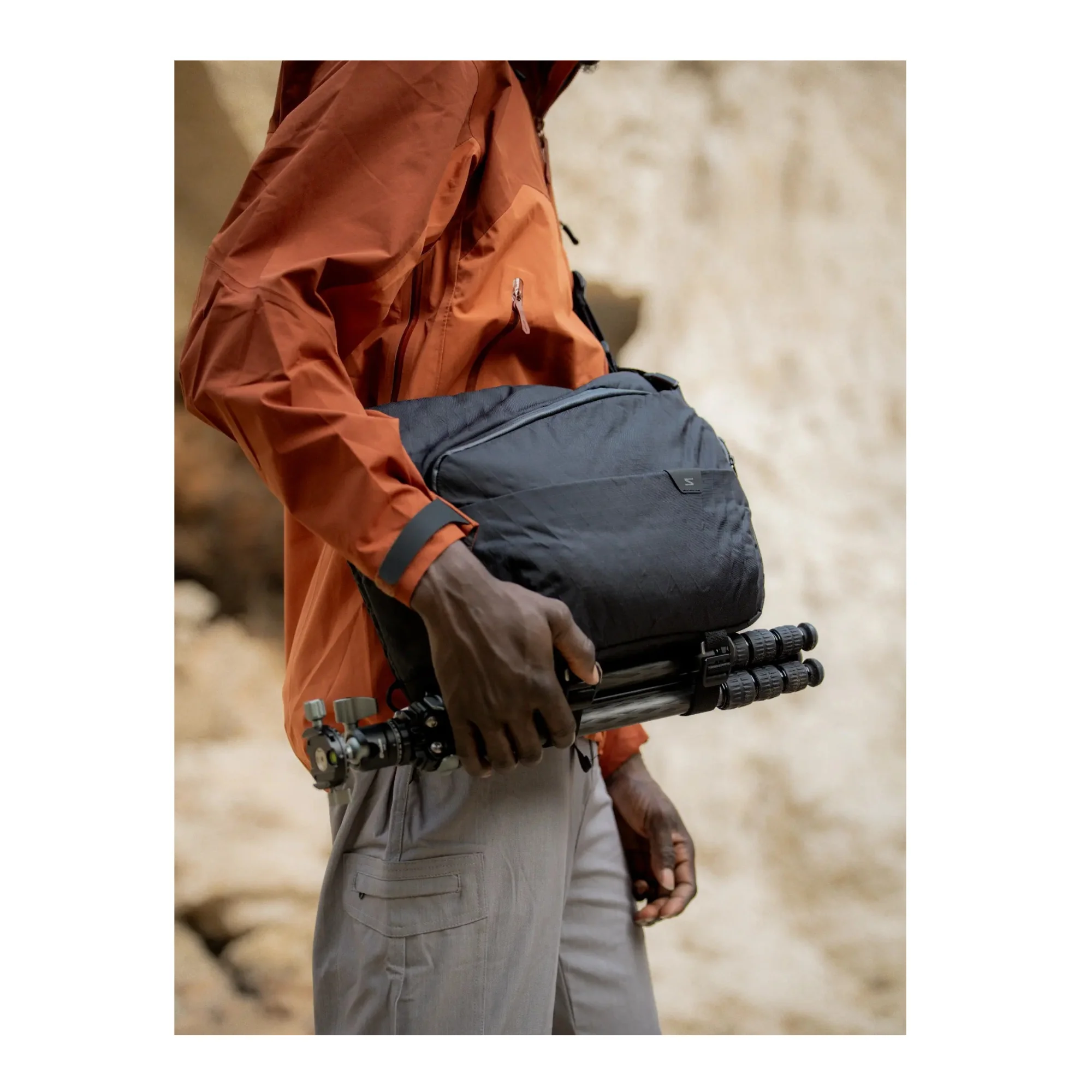Sakk Gear Nomad Waterproof Laptop and Camera Sling Bag (Black) - Image 6