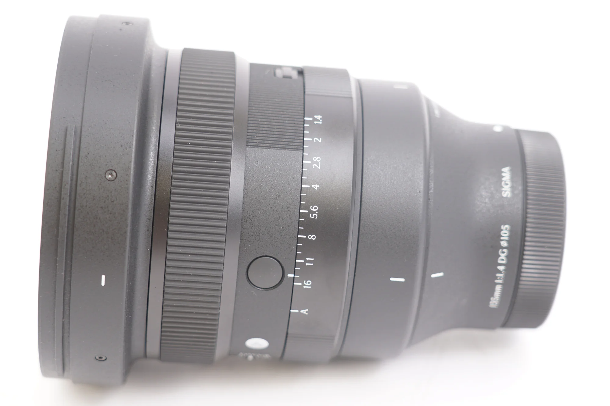 Sigma 135mm f/1.4 Full Frame DG Art Lens (L Mount) (Used) - Image 3