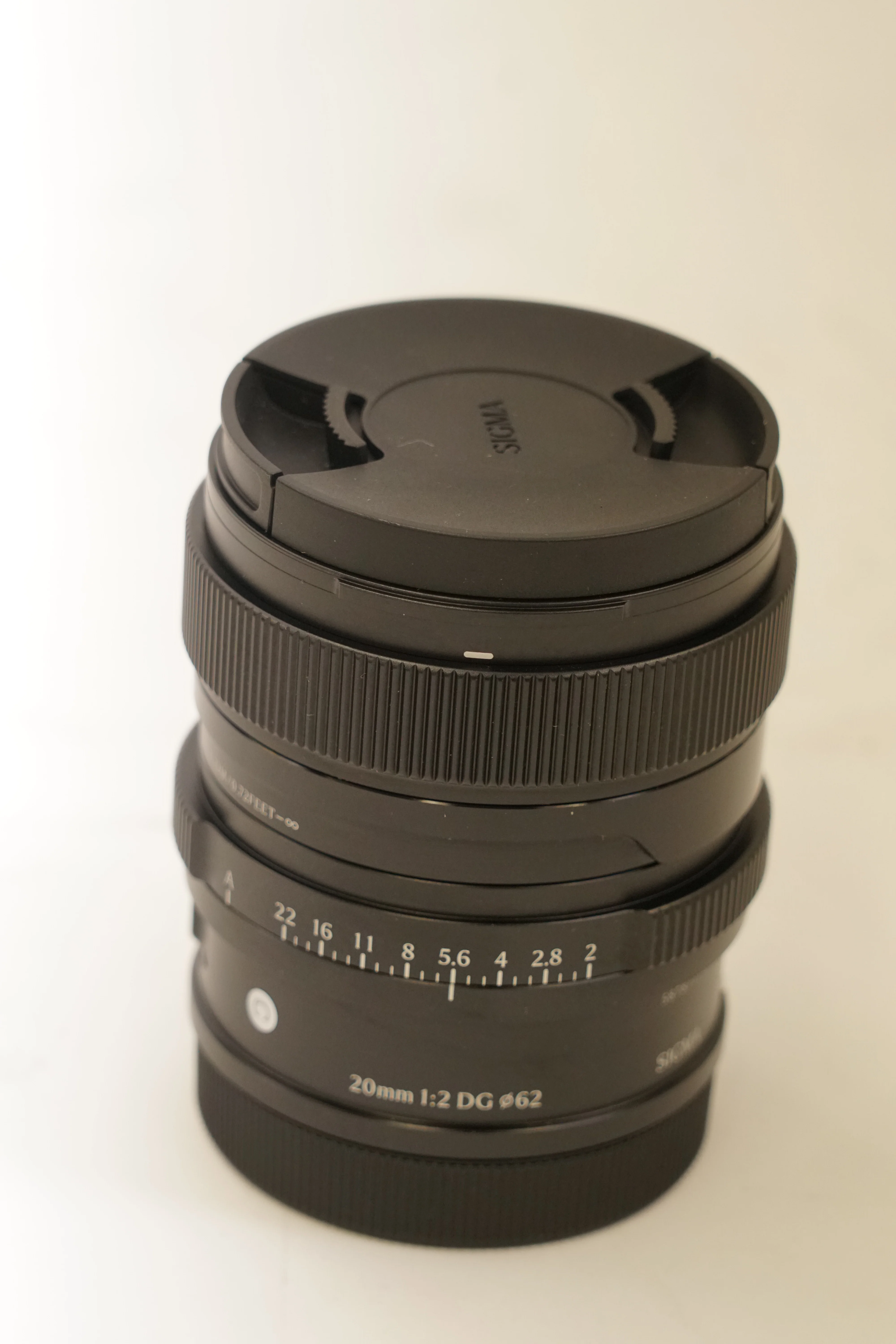 Sigma 20mm F2 DG Black Contemporary Lens for L Mount (Used) - Image 5