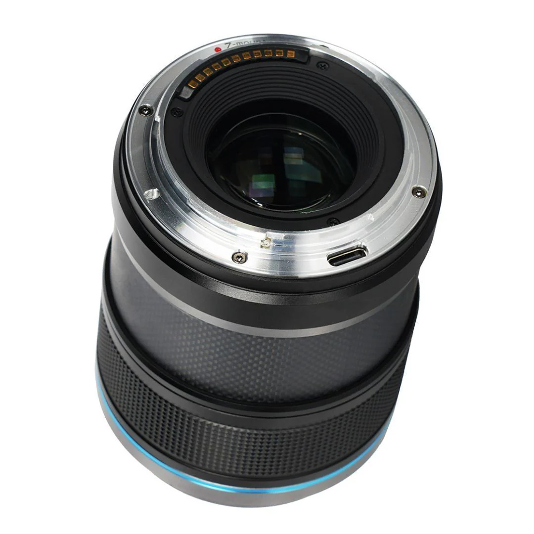 SIRUI Sniper Series 33mm F1.2 APS-C Autofocus Lens (E Mount, Black, Carbon Fiber) - Image 6