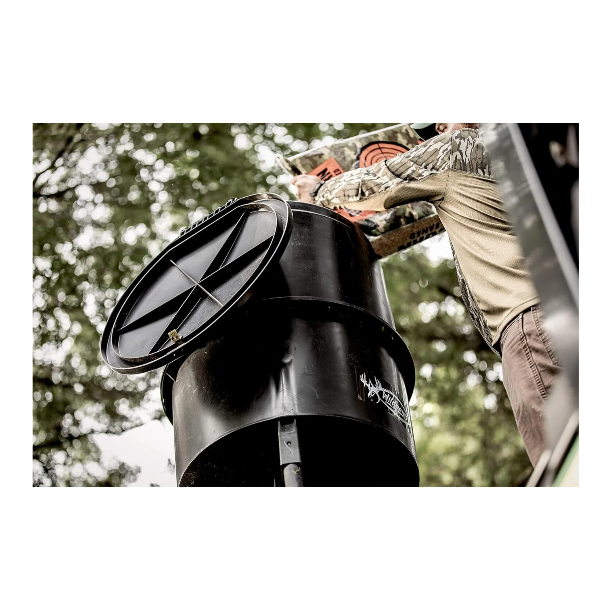Wildgame Innovations Quick-Set 225 lbs Poly Barrel Game Feeder with Timer - Image 5